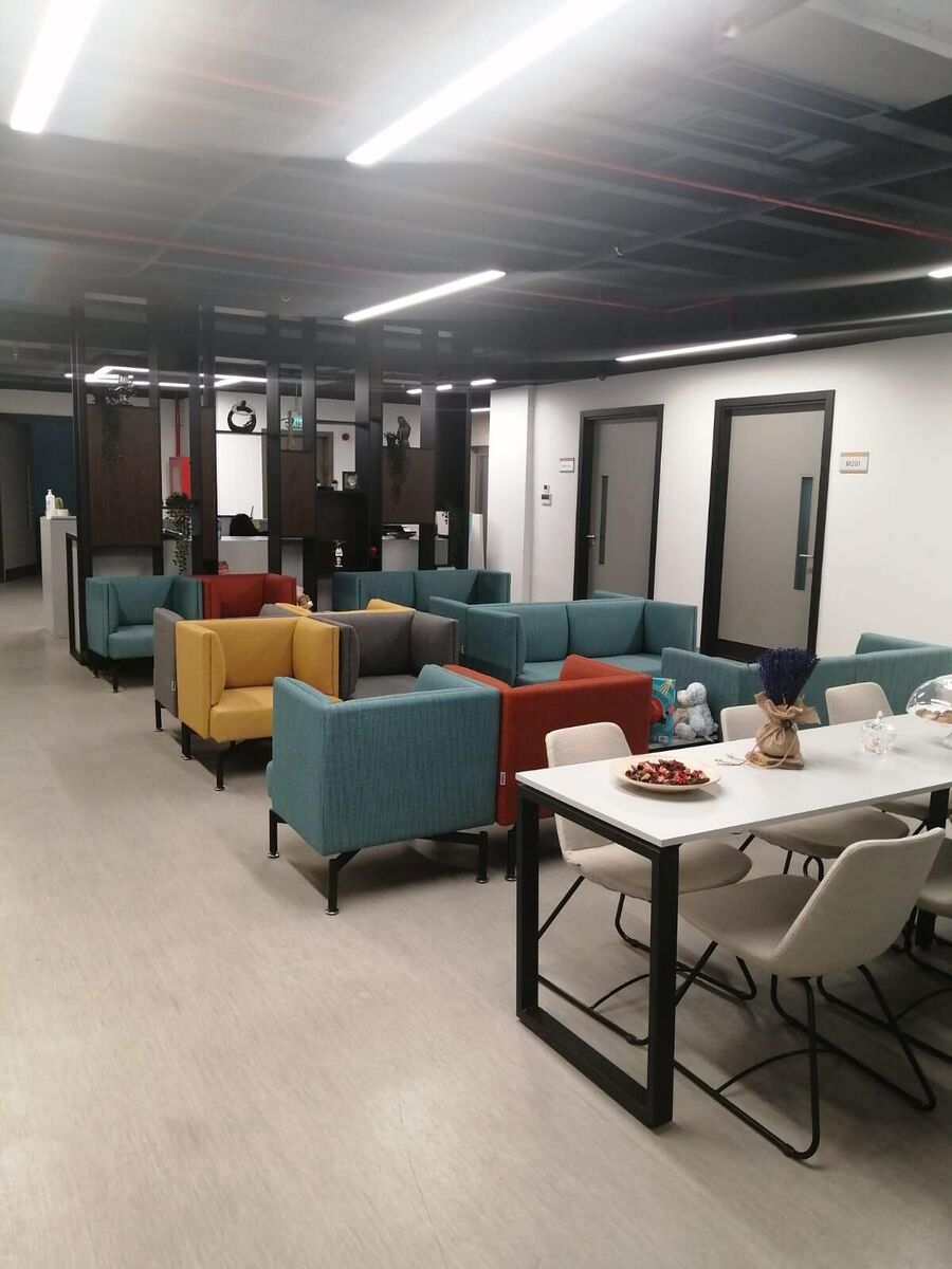 Bekleme alanı oturma grupları — QBMED Plaza, Ataşehir